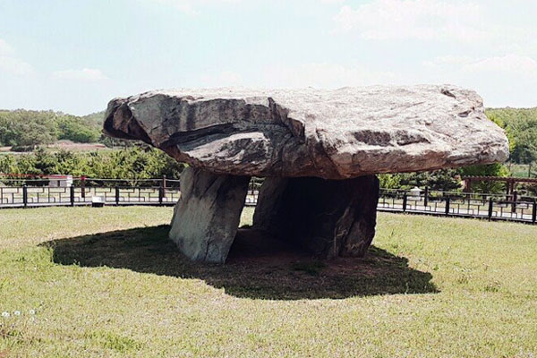 dolmen sur l'île de Ganghwa en corée du sud